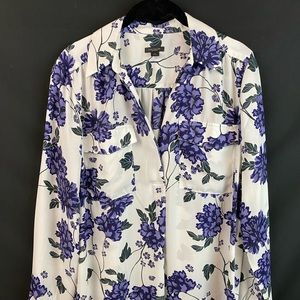 Ann Taylor a factory camp shirt. White with purple flowers